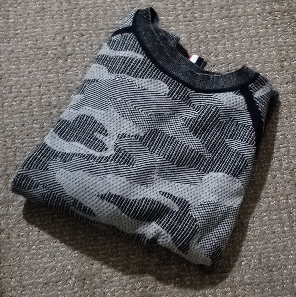 Tommy Hilfiger Gray Camo Sweater, XL